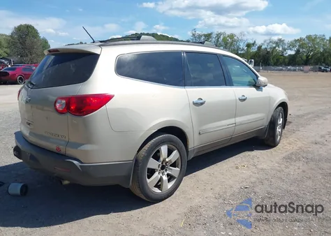 2010 Chevrolet Traverse Ltz из США, поврежденный, VIN 1GNLRHED8AS132790